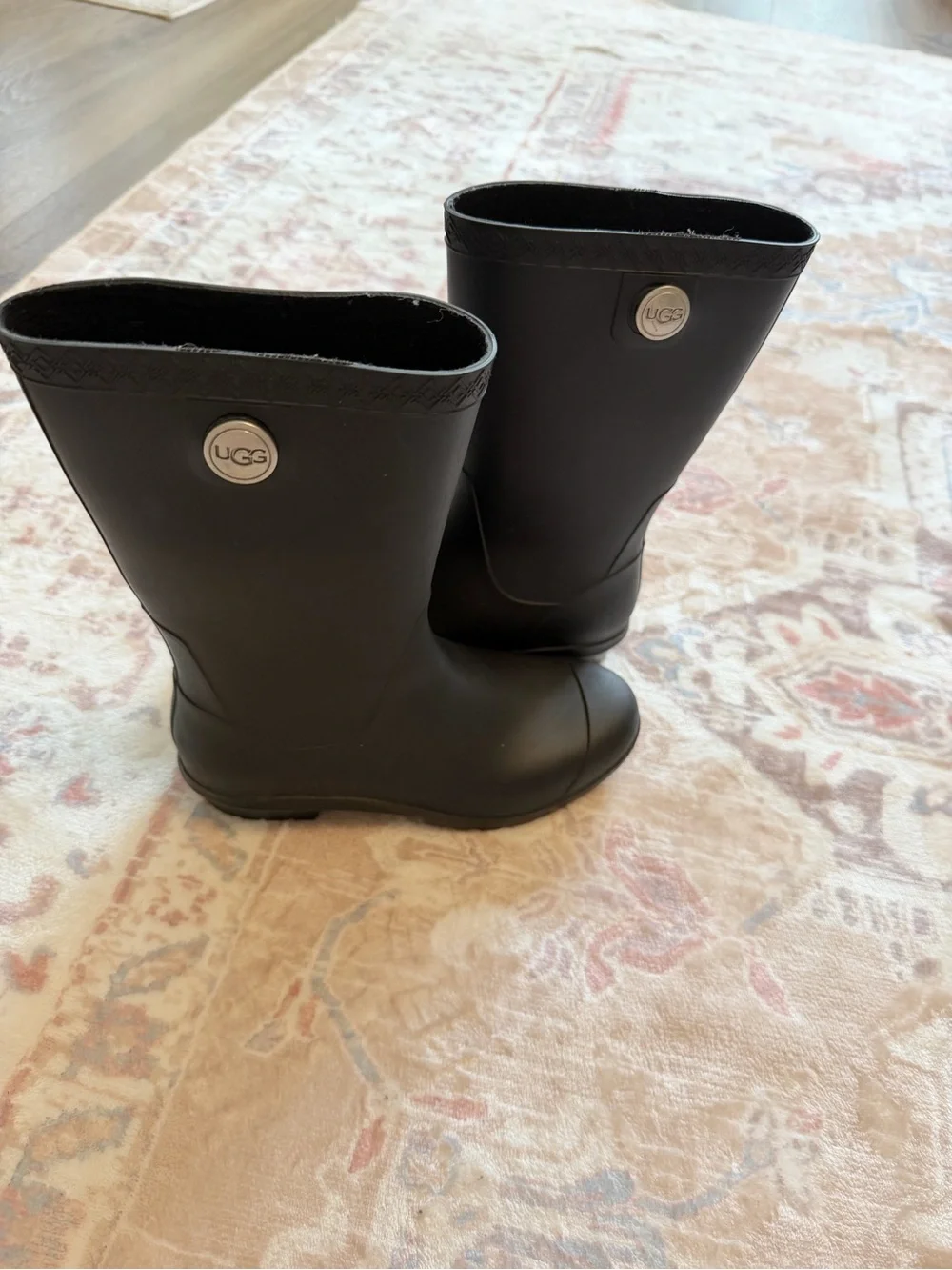 UGG Matte Black Mid-Calf Rain Boots size 5